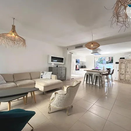 6 Personnes Avec Piscine Privee *