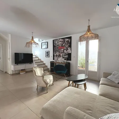 6 Personnes Avec Piscine Privee *
